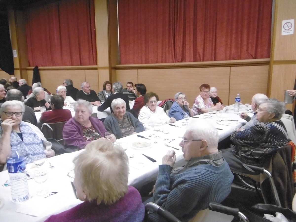 Repas des ainés organisé par la mairie de Beaumont de Lomagne